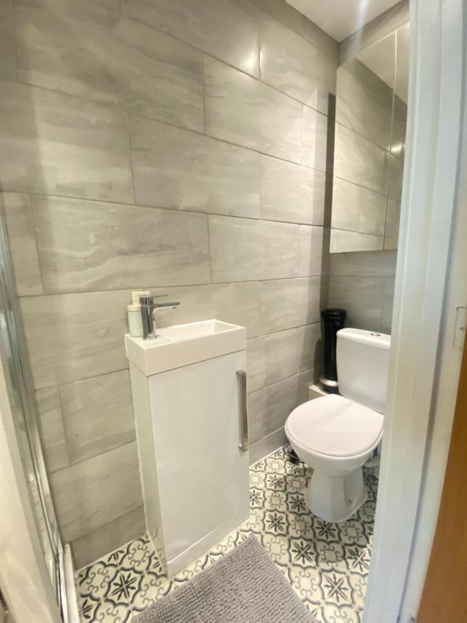 Cozy En-Suite Near Stratford Londra Exterior foto
