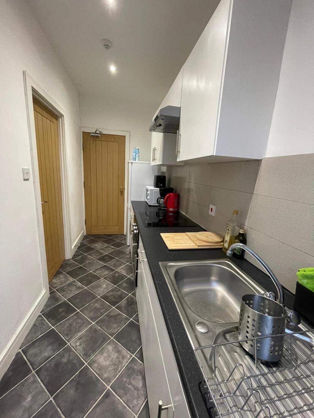 Cozy En-Suite Near Stratford Londra Exterior foto