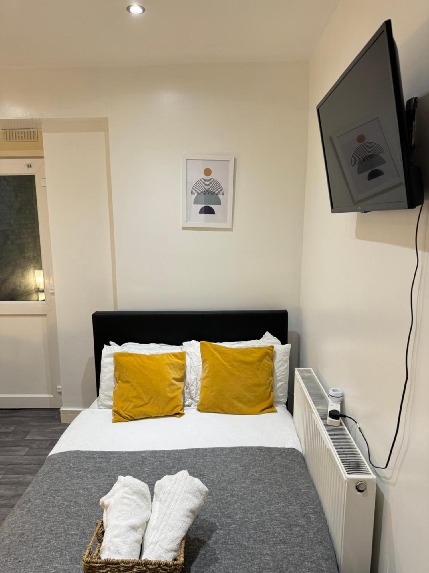 Cozy En-Suite Near Stratford Londra Exterior foto