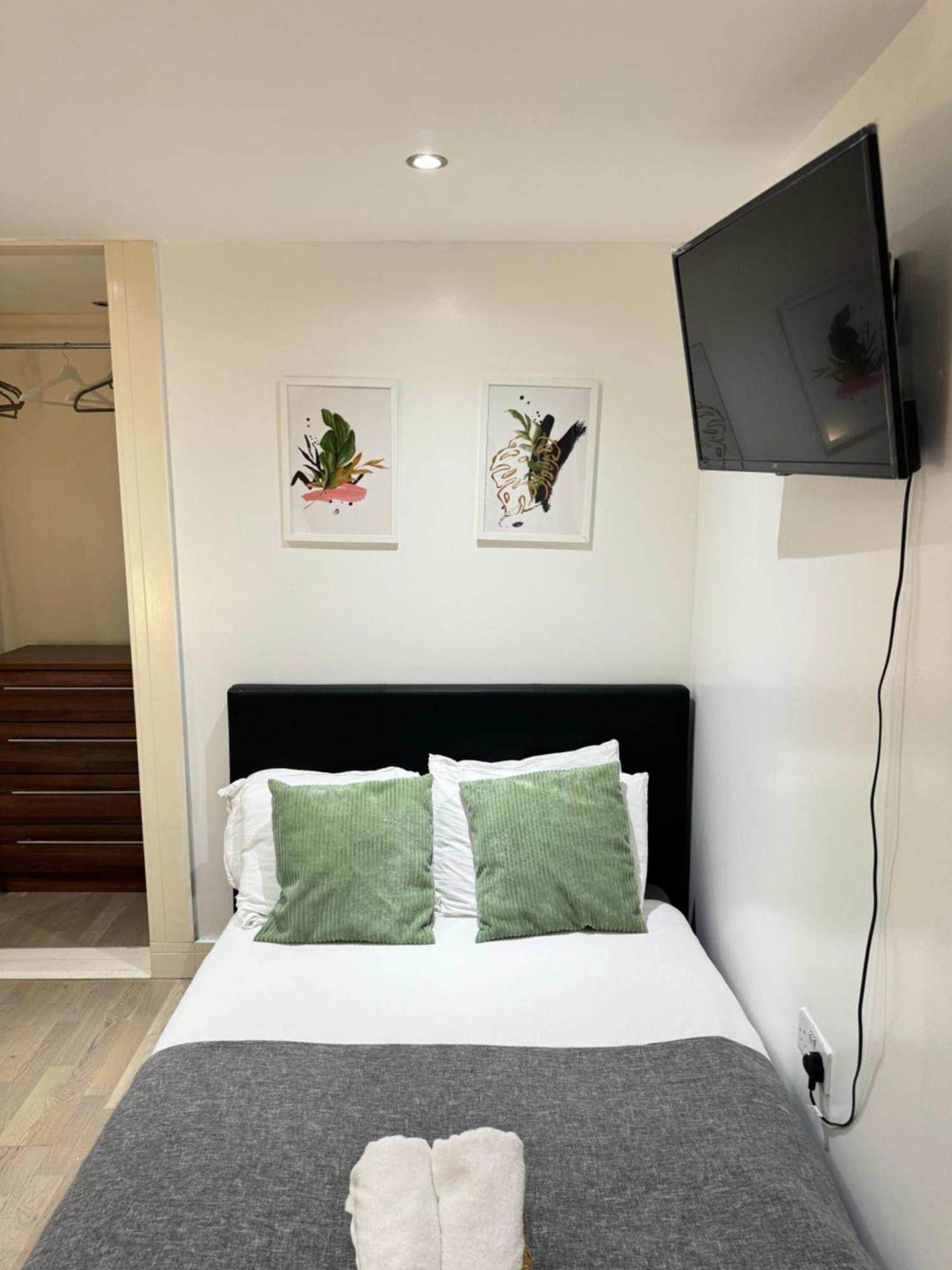 Cozy En-Suite Near Stratford Londra Exterior foto