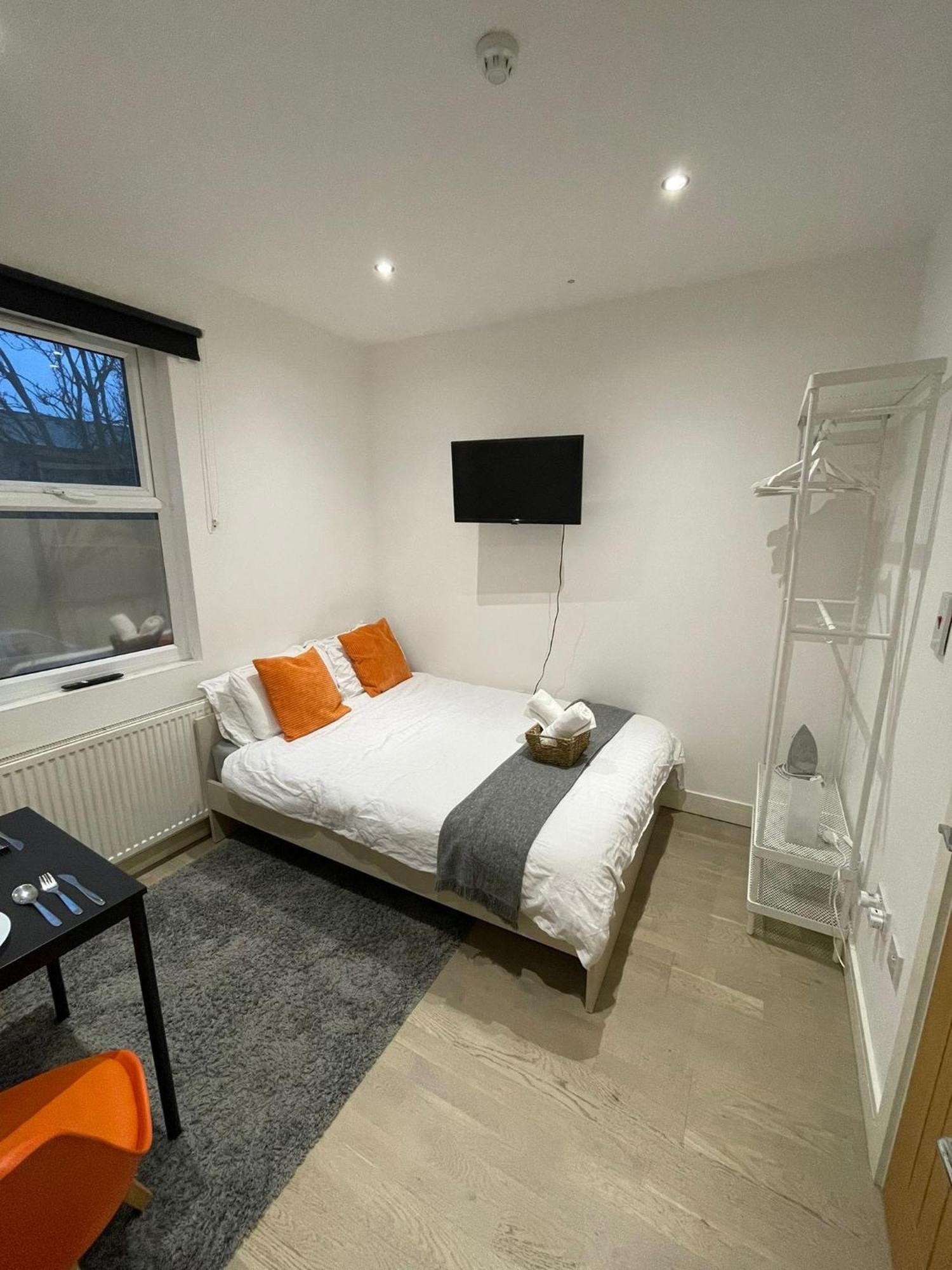 Cozy En-Suite Near Stratford Londra Exterior foto